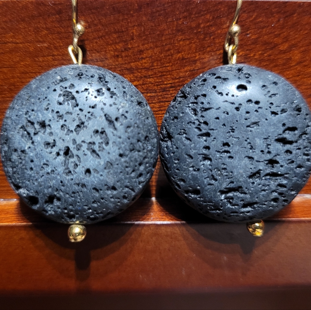 Stone-looking hook drop earrings